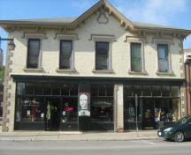 Featured is the five-bay facade.; Martha Fallis, 2008.
