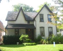 Of note is the entrance with decorative sidelights and transom.; Martha Fallis, 2008.