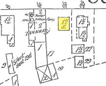Détail d’une carte de Richibucto de 1906. On y voit la résidence Renzetta (ici colorée en jaune) qui était alors une cordonnerie. À sa gauche est le complexe de la tannerie McMinn.; Public
