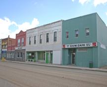 Contextual view, from the southwest, of the C.V.M. Cafe (far right), Carberry, 2007; Historic Resources Branch, Manitoba Culture, Heritage and Tourism, 2007