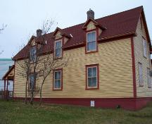 View of the front facade of Loveridge House, Twillingate, NL. Photo taken 2004. ; HFNL/Andrea O'Brien 2010