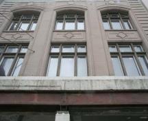 Detail view of the Hample Building, Winnipeg, 2009; Historic Resources Branch, Manitoba Culture, Heritage and Tourism, 2009