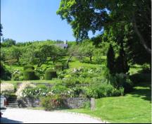 Vue générale des jardins au lieu historique national du Canada de l'Arrondissement-Historique-de-La Malbaie, 2005.; Geneviève Charrois, Parks Canada Agency / Agence Parcs Canada, 2005.