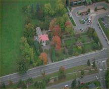 Vue aérienne de Maplelawn et ses jardins, 2009.; Parks Canada Agency / Agence Parcs Canada, 2009.