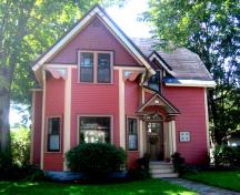 818 Charlotte Street, featuring Queen Anne Revival style elements; City of Fredericton