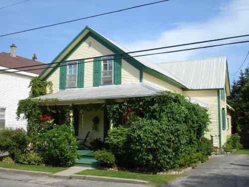 8 Mary Street
