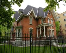Front facade and yard.; RHI2 2009