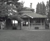 Vue générale du pavillon Rockcliffe, 1994.; Roving Recorders, 1994.