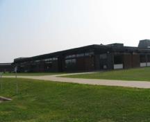 General view of Block 800, showing its low, sprawling massing, 2003.; Parks Canada Agency / Agence Parcs Canada, Kate MacFarlane, 2003.