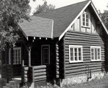 General view of the Gate Keeper's Residence, showing the simple, low massing and the multi-pane casement windows, 1984.; Parks Canada Agency / Agence Parcs Canada, S. Siepman, 1984.