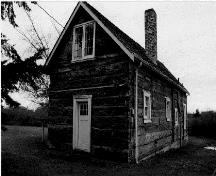 Façades est et nord de la ferme Kinkade, 1999.; Parks Canada Agency, Agence Parks Canada, E. Mills, 1999.