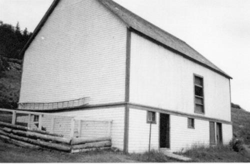 Vue côté arrière de la grange Xavier Blanchette