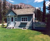 Photo prise de l'extérieur; (Jasper National Park, 1993.)
