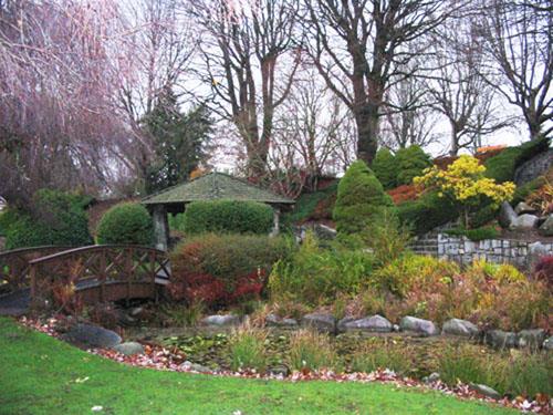 Peace Arch Gazebo, distant view