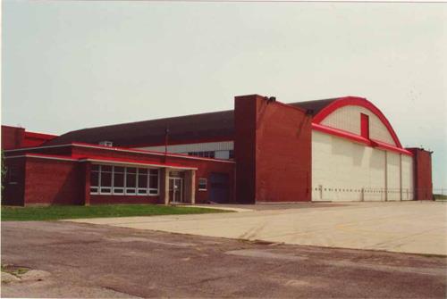 Élévation ouest du hangar 11