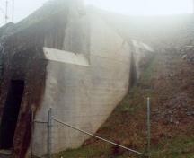 Photo extérieur; (J. Mattie, NHSD-HSB, Parks/Parcs Canada, 1997.)