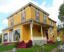 Ce bâtiment est encore attrayant, même après 135 années de servir le peuple de Hillsborough.; Village of Hillsborough