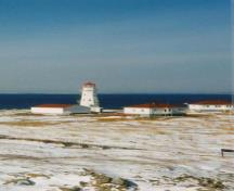 Machias Seal Island, NB, lighthouse at centre.; (T.C. - CCG, 1987.)