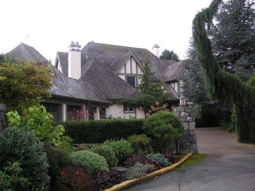 Front entrance showing garden and gatepost