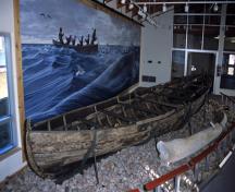 Vue de l'intérieur de Red Bay, qui montre les vestiges archéologiques des navires immergés dans le port.; Parks Canada Agency / Agence Parcs Canada.