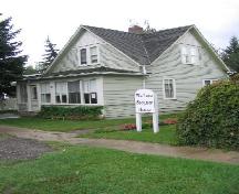 Corner view of Stegner Residence, 2004.; Government of Saskatchewan, Marvin Thomas, 2004.