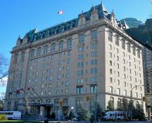 General view of Fort Garry Hotel, showing its Chateau style, evident in its steeply pitched, truncated hip roof, punctuated by multiple peaks, 2010.; Fort Garry Hotel, Adam Taves, 2010.