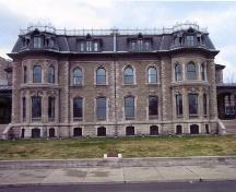 General view of the Van Horne / Shaughnessy House, showing the design of semi-detached houses in the Second Empire style.; Parks Canada Agency / Agence Parcs Canada, 2000