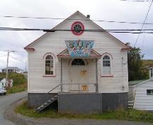 View of the front facade of Victoria Hall, Twillingate, NL. Photo taken 2005.; © HFNL 2010