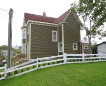 View of the right facade of Archibald Christian House, Trinity, NL. Photo taken 2012. ; © HFNL 2012 