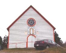 View of the front façade of Heart and Hand LOL #9, Green's Harbour, NL.; © HFNL/Dale Jarvis 2004 