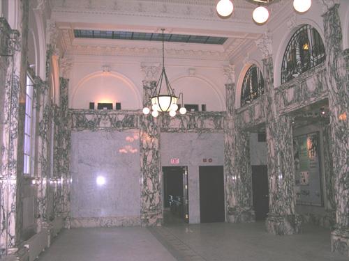 Interior view of the banking hall – January 2005