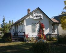 View of the secondary facade of the Canadian National Railway Station, Moosehorn, 2011.; Historic Resources Branch, Manitoba Culture, Heritage and Tourism, 2011