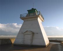 General view of Port Dover West Pier Lighthouse, 2008.; Kraig Anderson - lighthousefriends.com