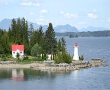 Vue générale du phare de Dryad Point et de bâtiments connexes, 2010.; Kraig Anderson - lighthousefriends.com