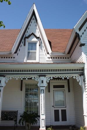 Front elevation detail