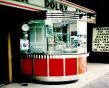 General view of box office at Eglinton Theatre; Agence Parcs Canada \ Parks Canada Agency, J. Mattie, 1993.