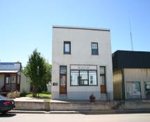 Primary elevation, from the north, of the Birtle Union Bank Building, Birtle, 2005; Historic Resources Branch, Manitoba Culture, Heritage & Tourism, 2005