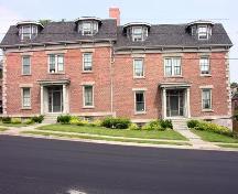 Front elevation, Walden Square townhouses, Halifax, 2005.; Heritage Division, NS Dept. of Tourism, Culture, and Heritage, 2005.