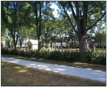 General view of the Hôpital-Général de Québec Cemetery, 2002.; Parks Canada | Parcs Canada