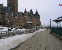 Vue de la terrasse Dufferin vers le nord.; Parcs Canada | Parks Canada