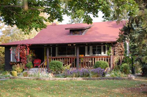 Exterior front view, 2008