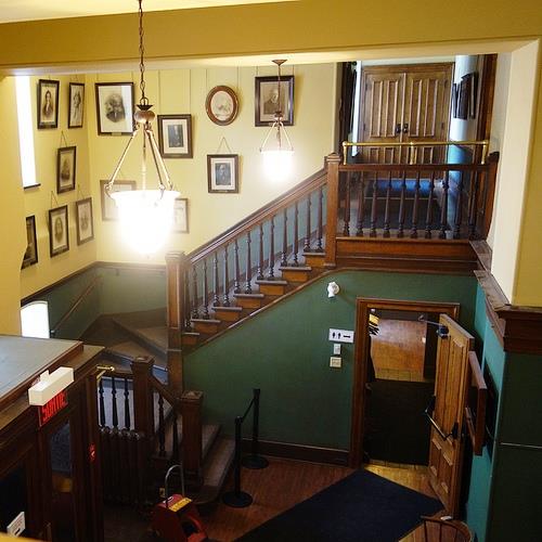 Entrance hall and stairs.