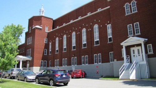 Façade on Laurier Street