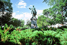 General view of the Cartier Monument, in memory of the politician George-Étienne Cartier, in Montmorency Park, 1984.; Parks Canada Agency / Agence Parcs Canada, P. St. Jacques, 1984