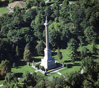Queenston Heights, aerial view showing Brock's Monument.; Parks Canada / Parcs Canada