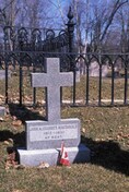 General view of Sir John A. Macdonald's gravesite, 1995.; Parks Canada/Parcs Canada, 1995.
