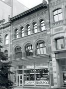 Brouse Building Recognized Federal Heritage Building; CIHB/INHC, Parks Canada/Parcs Canada, 1985.