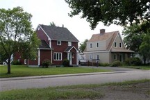 Exemple de maisons de la ville bâtie en 135 jours; Parks Canada | Parcs Canada