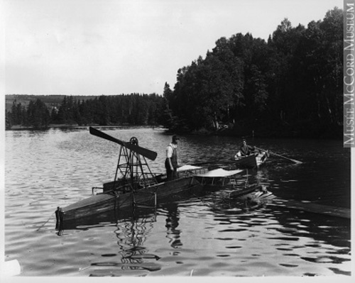 Hydroplane in Beinn Bhreagh's harbour, ca. 1915