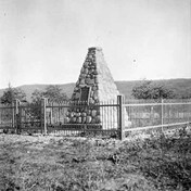 View of HSMBC cairn and plaque erected in 1929; Parks Canada / Parcs Canada, 1989